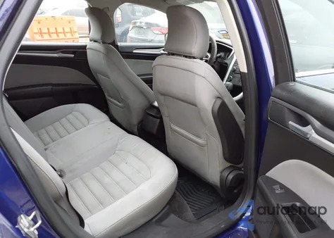 2015 Ford Fusion S z USA, uszkodzony, nr VIN 3FA6P0G73FR293089